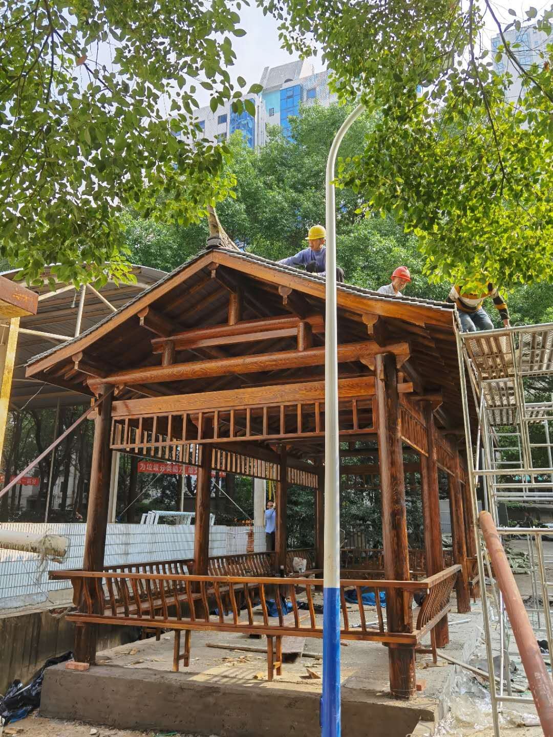 瀏陽湖南防腐木涼亭現(xiàn)場(chǎng)施工案例