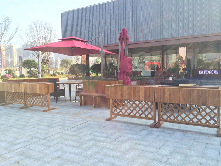 防腐木花箱案例,長(zhǎng)沙防腐木花箱供應(yīng)